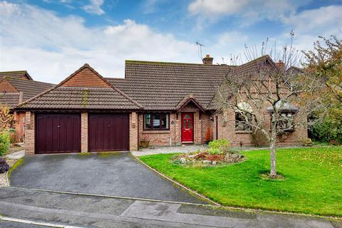 2 Chilgrove Gardens, Wolverhampton, WV6 8XP