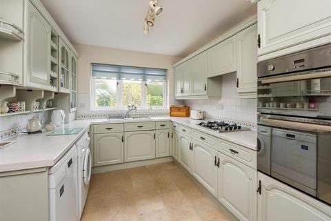 2 Chilgrove Gardens, Wolverhampton, WV6 8XP
