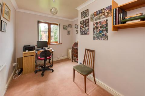 2 Chilgrove Gardens, Wolverhampton, WV6 8XP