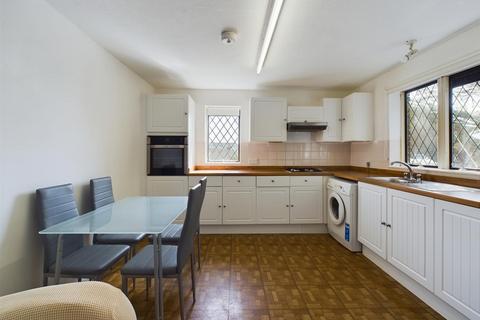 3 bedroom end of terrace house to rent, Thompson Road, Brighton, East Sussex