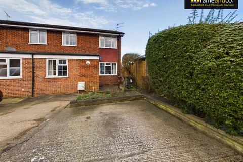 4 bedroom semi-detached house for sale, Oulton Crescent, Potters Bar