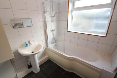 3 bedroom semi-detached house to rent, Henconner Road, Leeds, West Yorkshire, UK, LS7