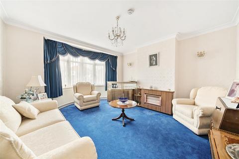 22 Warren Drive North, Surbiton, KT5 9LQ