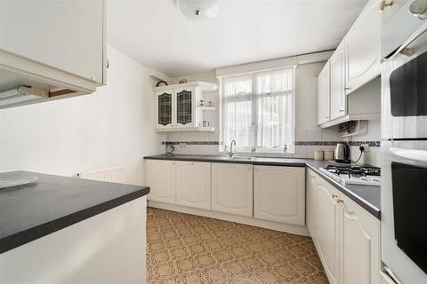 22 Warren Drive North, Surbiton, KT5 9LQ