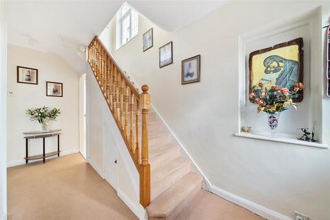 22 Warren Drive North, Surbiton, KT5 9LQ
