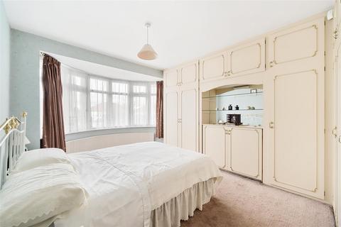22 Warren Drive North, Surbiton, KT5 9LQ