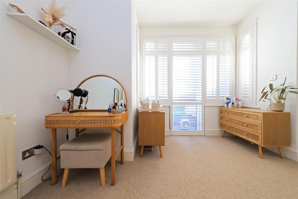 Nicholas james somerhill rd bed 1.jpg