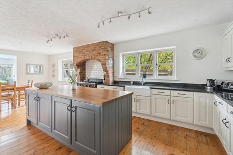 4 bedroom detached house for sale, Dudswell Lane, Dudswell, Berkhamsted, Hertfordshire, HP4