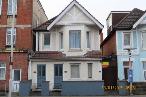 2 bedroom flat to rent, Ashley Road, Poole BH14