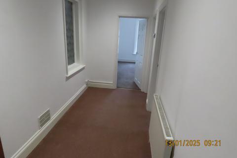 2 bedroom flat to rent, Ashley Road, Poole BH14