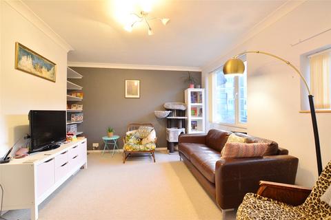 3 bedroom terraced house to rent, Medebourne Close, London, SE3