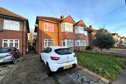 2 bedroom maisonette for sale, Amesbury Road, Hanworth