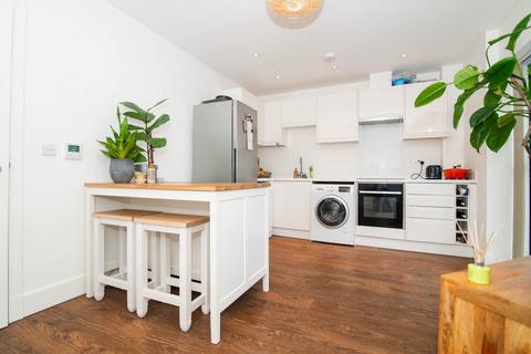 2 bedroom apartment to rent, Lower Richmond Road, Richmond, TW9