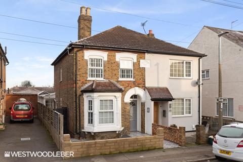 2 bedroom semi-detached house for sale, Whitley Road, Hoddesdon EN11