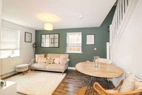 2 bedroom semi-detached house to rent, Wilkinson Road, Kempston, Bedford