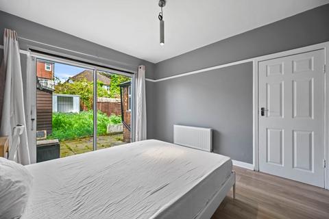 undefined, Braid Avenue, London, W3 7TU