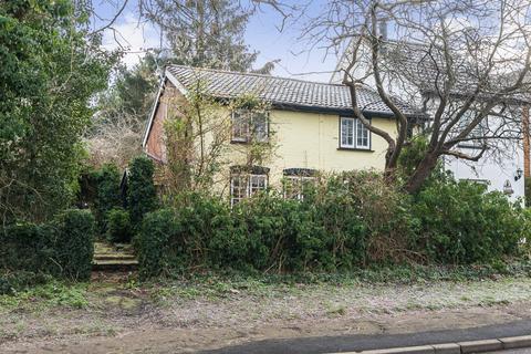 3 bedroom end of terrace house for sale, The Street, West Clandon, Guildford, Surrey, GU4