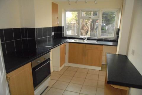 1 bedroom semi-detached house for sale, Central Avenue, Southend On Sea