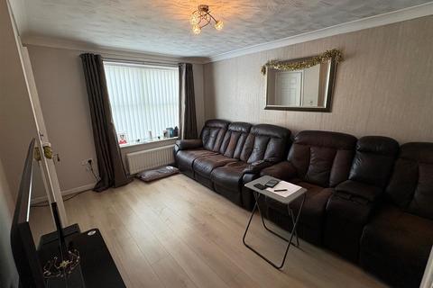 3 bedroom semi-detached house for sale, Coldbeck Drive, Buttershaw, Bradford