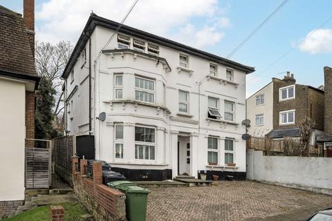 2 bedroom flat for sale, Faversham Road, London SE6