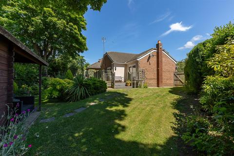 3 bedroom detached bungalow to rent, Whitebridge Court, Gosforth, Newcastle upon Tyne