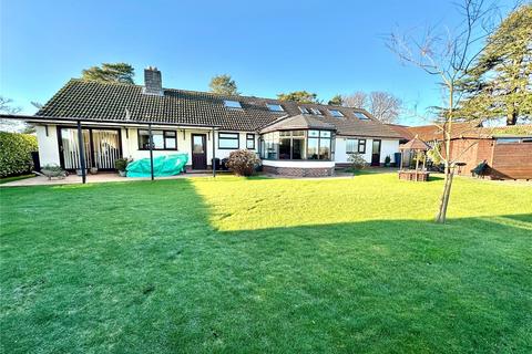 3 bedroom bungalow for sale, Christchurch Road, Ringwood, Hampshire, BH24