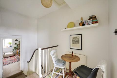 2 bedroom flat for sale, Chadwick Road, Peckham , London, SE15