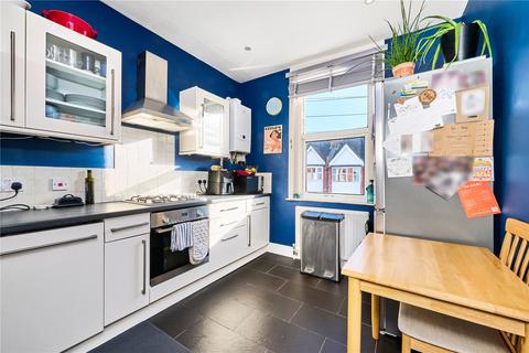 2 bedroom flat for sale, Barrow Road, London, SW16