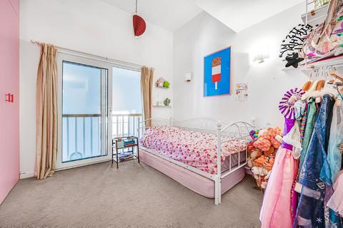 2 bedroom flat for sale, Enfield Road, Islington