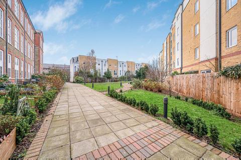 2 bedroom flat for sale, Enfield Road, Islington