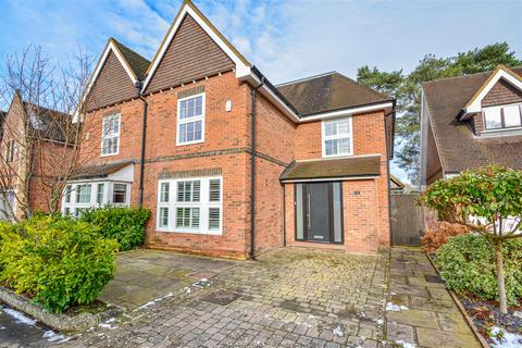 4 bedroom semi-detached house for sale, Sunny Rise, Battle