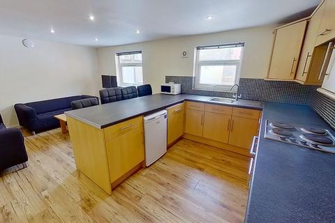 4 bedroom flat to rent, 168b, North Sherwood Street, Nottingham, NG1 4EF