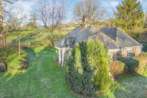 2 bedroom bungalow for sale, High Street, Hinton Waldrist, Faringdon, Oxfordshire, SN7