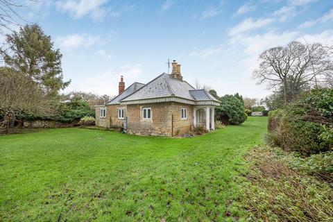 2 bedroom bungalow for sale, High Street, Hinton Waldrist, Faringdon, Oxfordshire, SN7