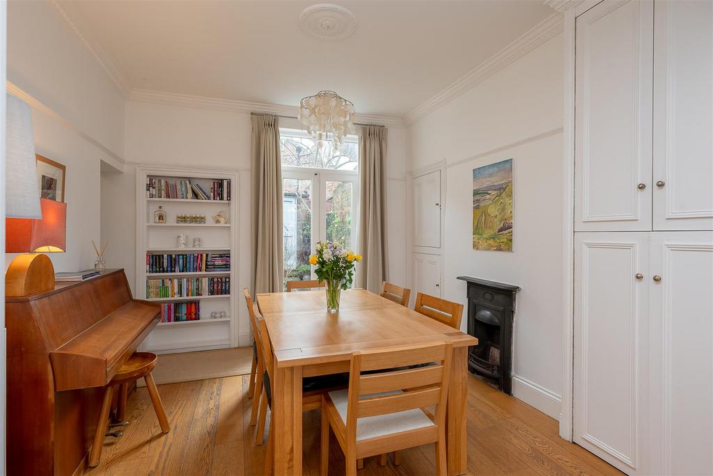 Living dining