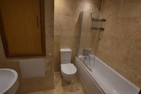 1 bedroom flat for sale, Apartment 54 Stone Gate House, Stone Street, Bradford, West Yorkshire, BD1 4QF