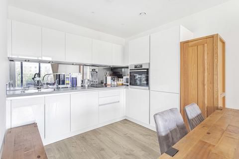 1 bedroom apartment for sale, High Street, Staines-upon-Thames, Surrey, TW18