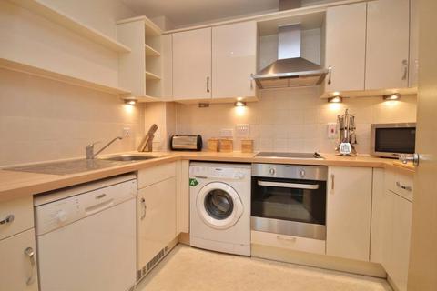 2 bedroom apartment to rent, Oriental Road, Surrey GU22