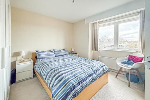 1 bedroom flat for sale, The Orchards, Longfield Road, Tring