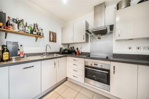 2 bedroom flat for sale, Whiston Road, London E2