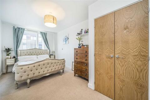 2 bedroom flat for sale, Whiston Road, London E2