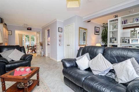 undefined, Charrington Way, Broadbridge Heath, Horsham