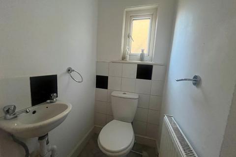 1 bedroom flat to rent, Kenilworth Road, St Leonards on Sea