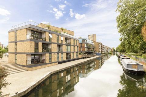 2 bedroom flat to rent, Gunmakers Lane, London E3