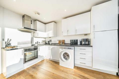 2 bedroom flat to rent, Taylor Place, London E3