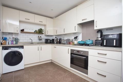 3 bedroom terraced house for sale, Curzon Avenue, Folkestone, CT20