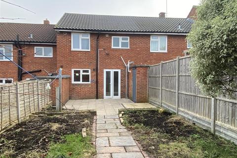 2 bedroom house to rent, Briars Lane, Hatfield