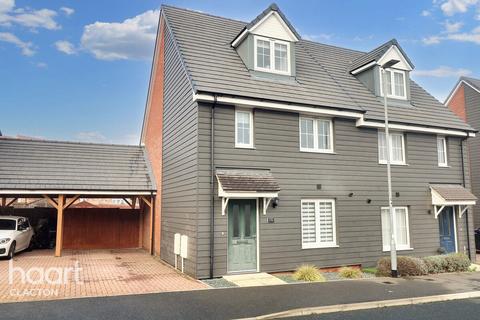 18 Hamford Crescent, Walton On The Naze, CO14 8FJ