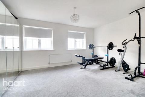 18 Hamford Crescent, Walton On The Naze, CO14 8FJ