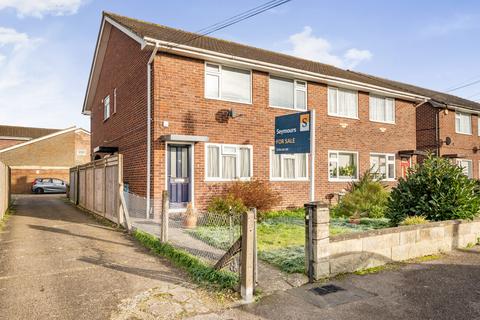 2 bedroom maisonette for sale, The Yews, Ashford TW15